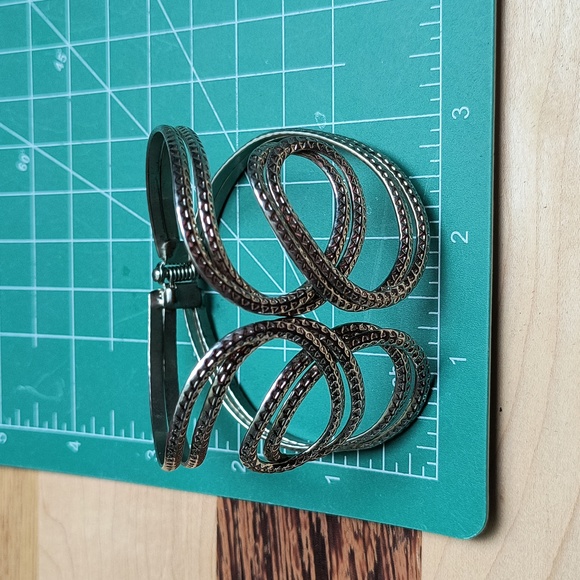 Open Cuff Bracelet Silver Tone - Picture 8 of 12